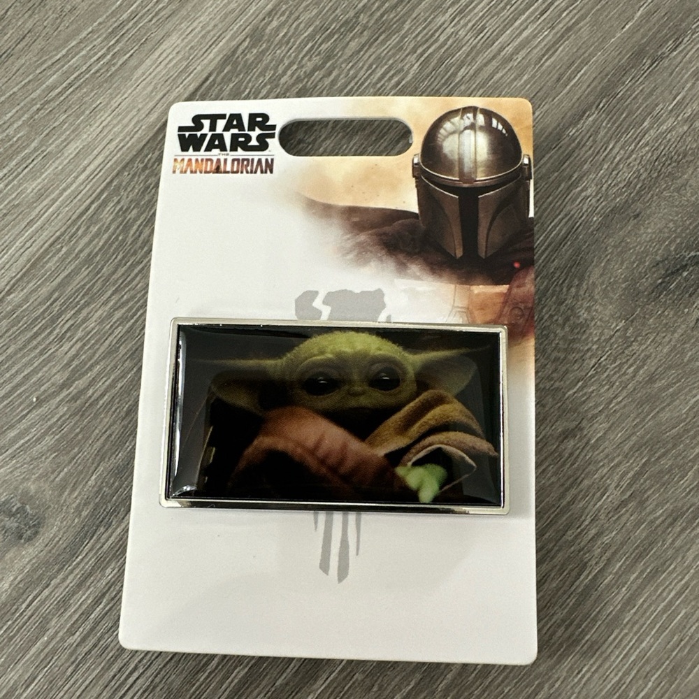 New Disney Parks Star Wars The Mandalorian Baby Yoda The Child Enamel Pin
